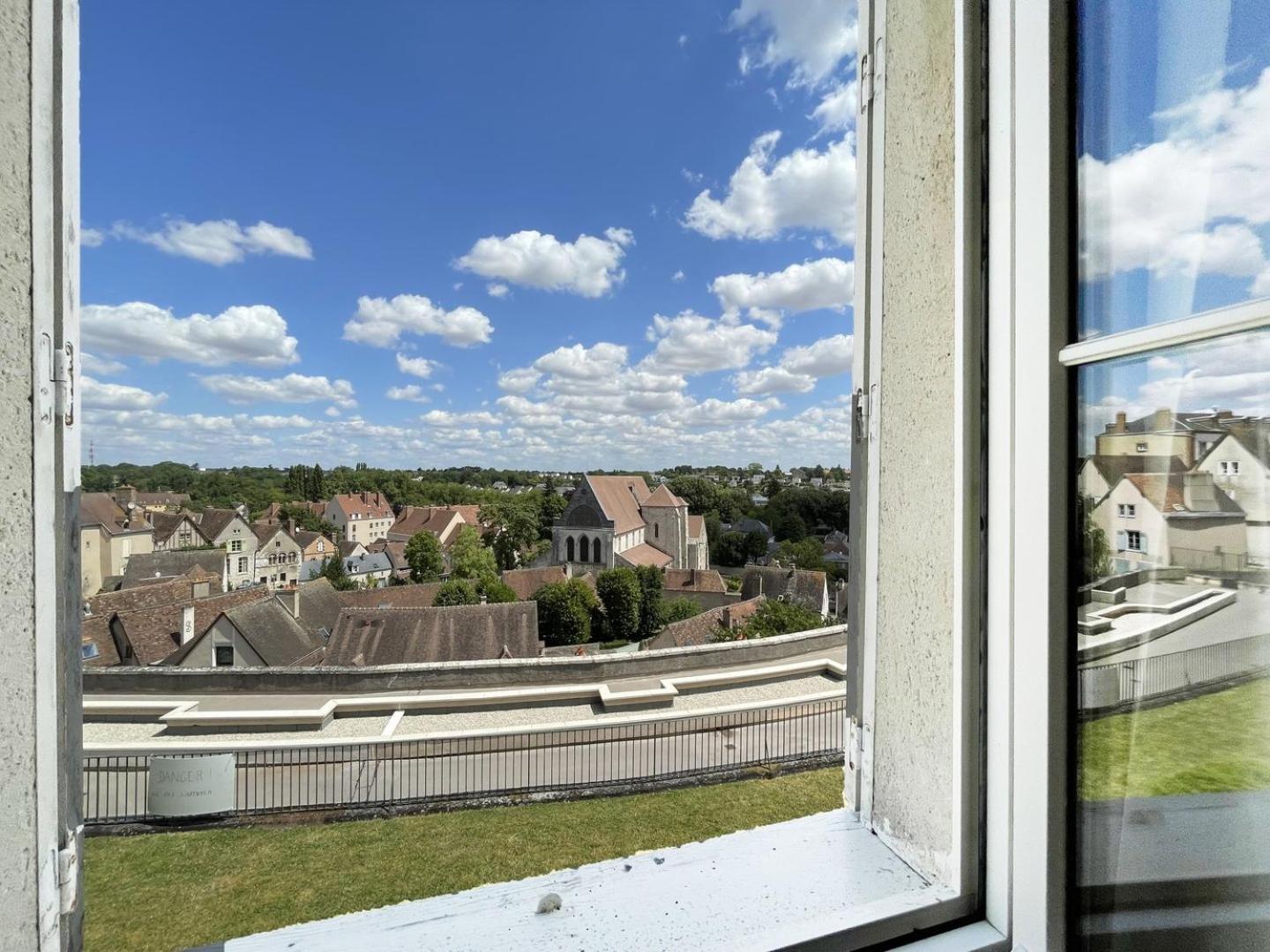 Ferienwohnung L'Horizon - Entree Independante - Parking Chartres Exterior foto